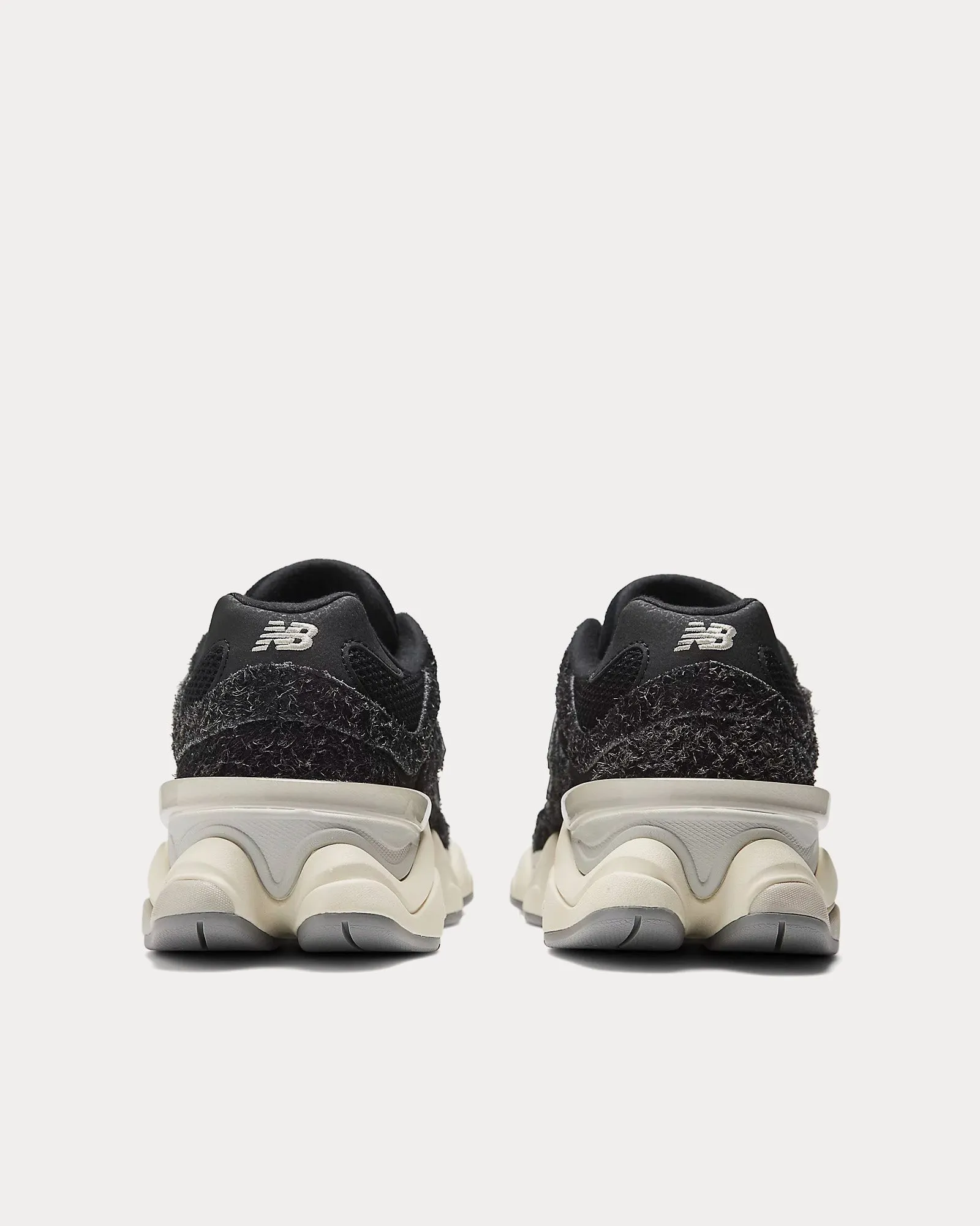 9060 Black / Sea Salt / Brighton Grey Low Top Sneakers