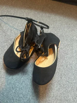 Black dress shoes tie up  - size Shoes  0-3 (Infant)