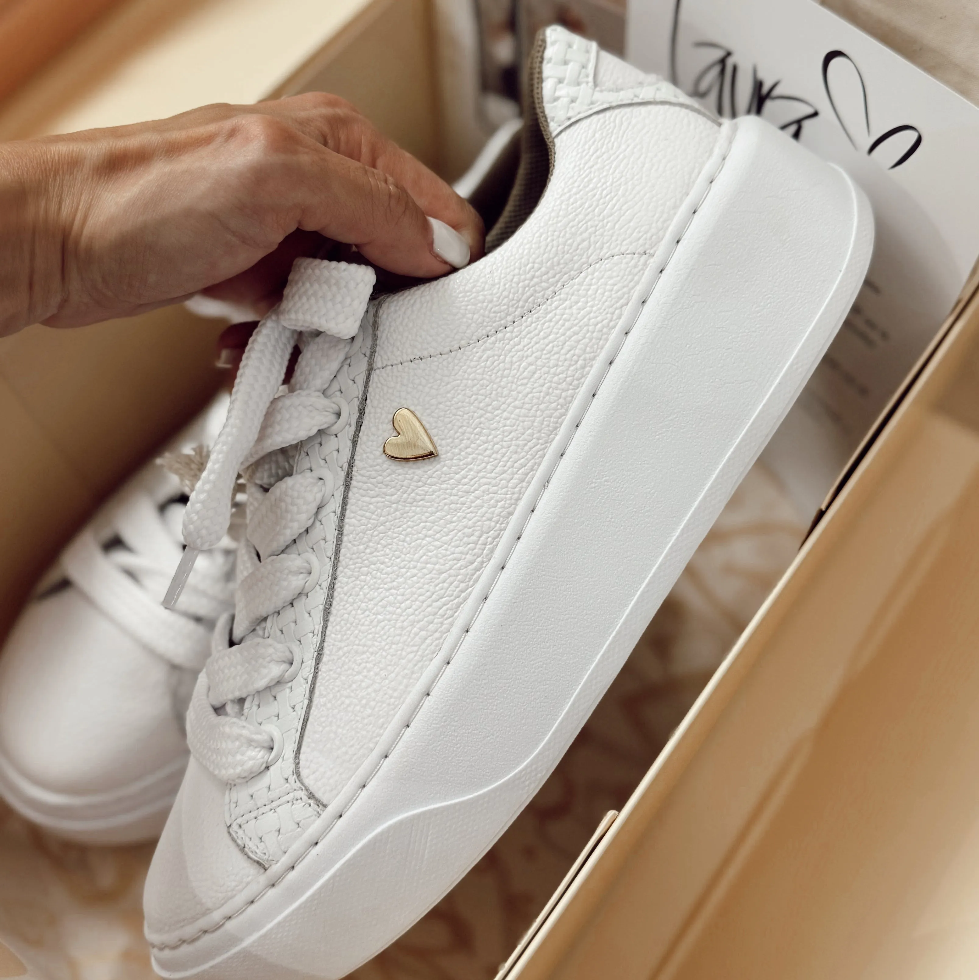 Briana Sneakers - White